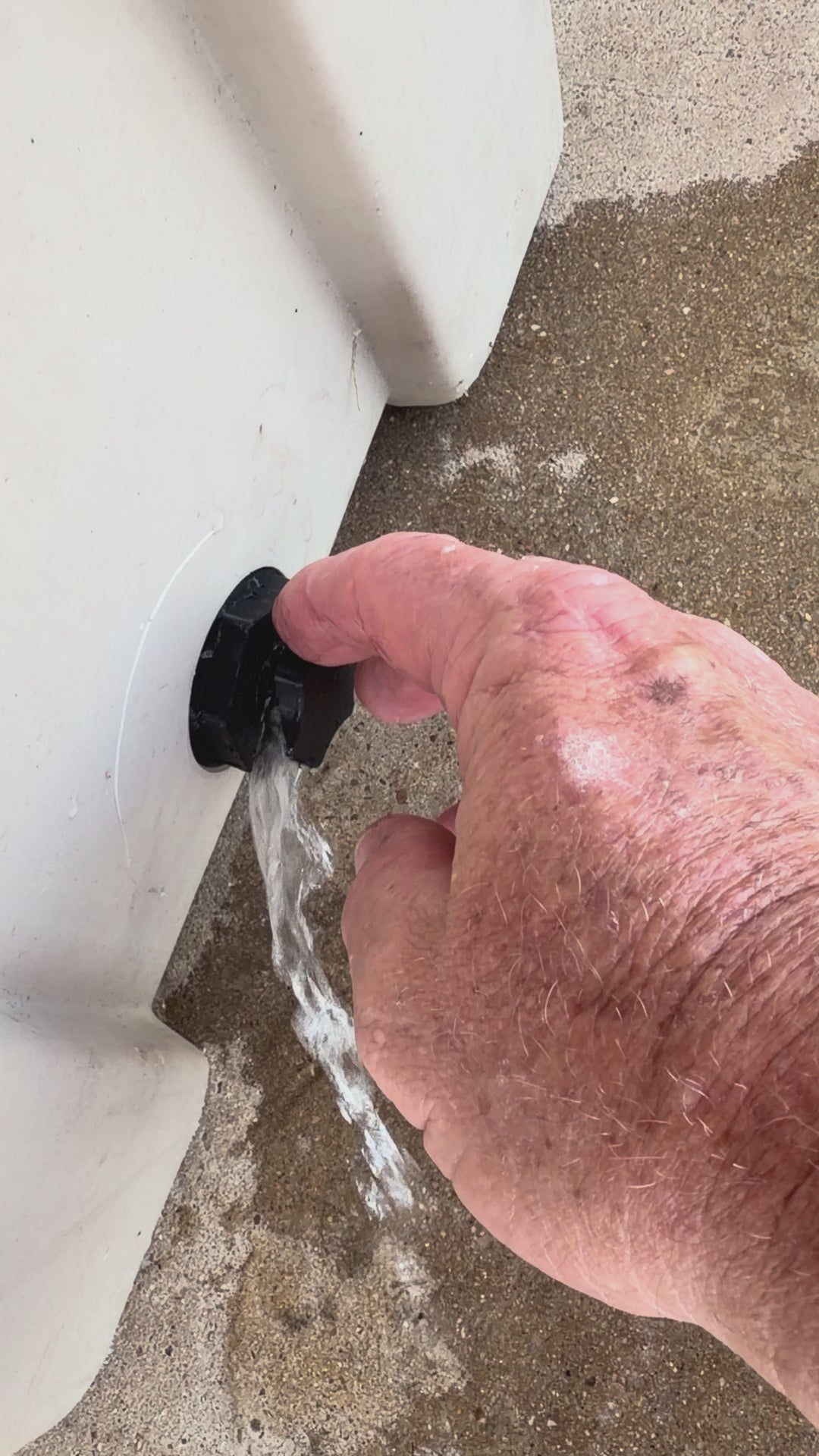 Frio Molded Drain Plug