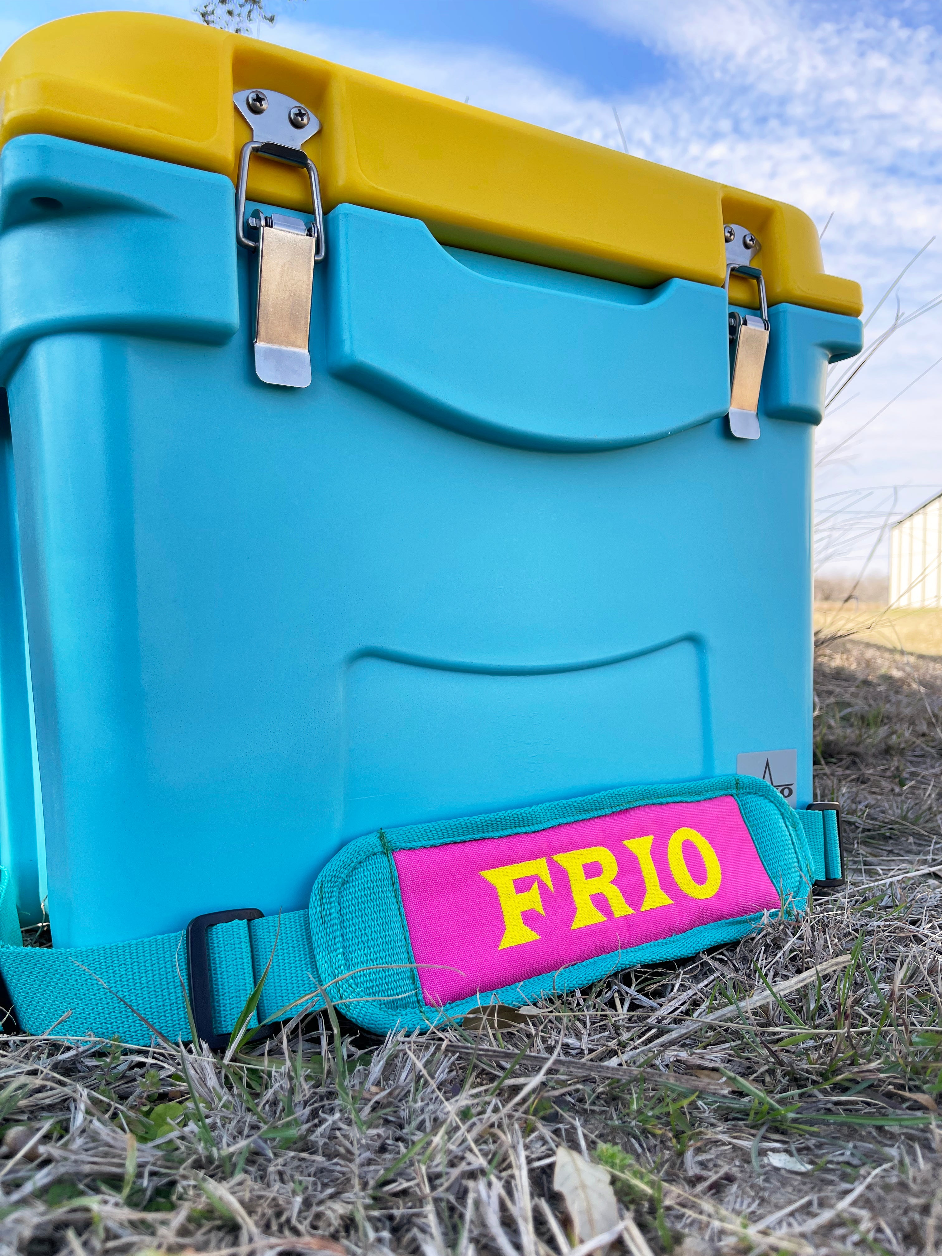 Frio Retro 25 Qt Rotomold Cooler